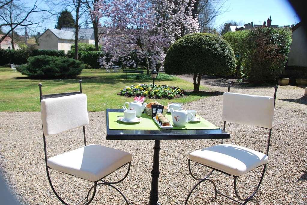 Le Clos De Bourgogne มูแล็ง ร้านอาหาร รูปภาพ