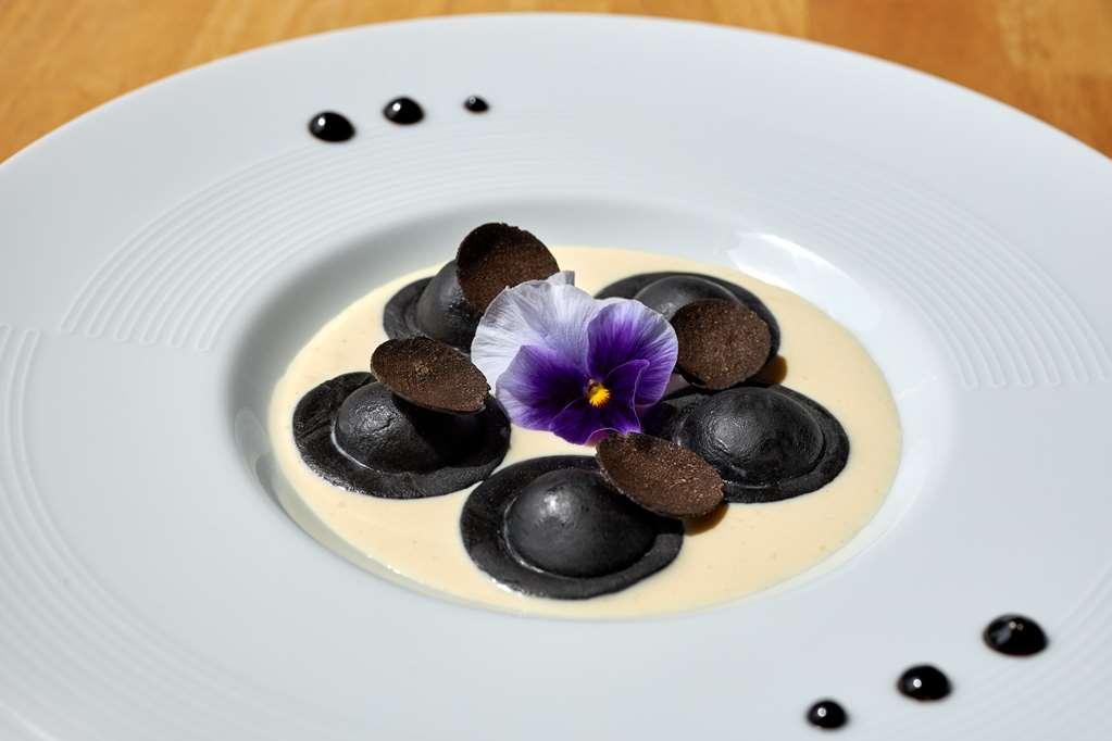 Le Clos De Bourgogne มูแล็ง ร้านอาหาร รูปภาพ